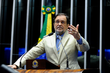 Pinheiro se despede do Senado para assumir a Secretaria de Educação da Bahia