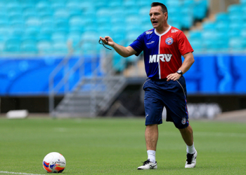 Após derrota para o Londrina, Bahia demite técnico Doriva
