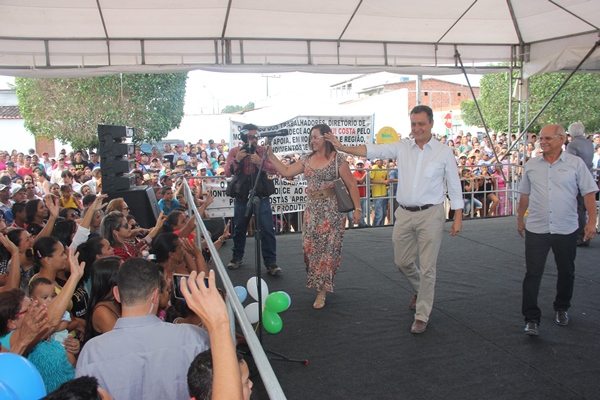 Silvania não perdeu a oportunidade e subiu rapidamente com Rui Costa | Foto: Raimundo Mascarenhas