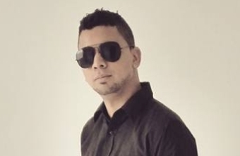 Jovem é morto por engano e amigo é salvo após se esconder em freezer