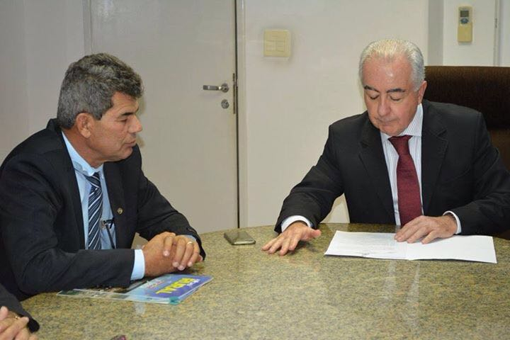 Gika Lopes cobra recuperação de estradas em audiência na SEINFRA