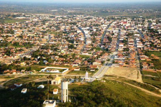 Gika Lopes parabeniza Serrinha e destaca suas ações para o município