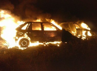 Pastores da Universal ficam feridos após veículo pegar fogo em acidente na BA-263