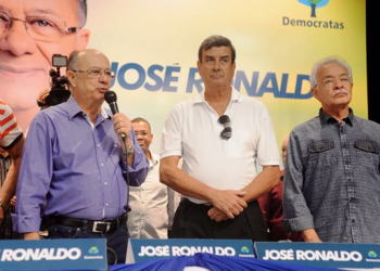 Feira – Com Colbert como vice, José Ronaldo lança pré candidatura a reeleição