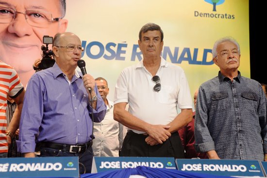 Feira – Com Colbert como vice, José Ronaldo lança pré candidatura a reeleição
