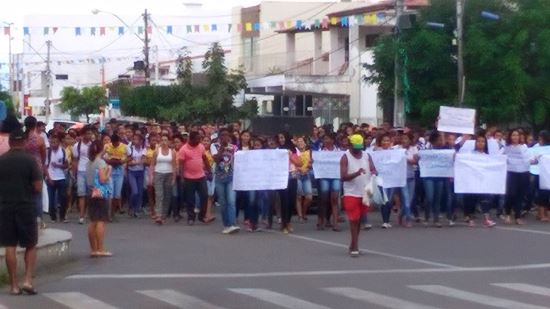 alunos e professores de riachão
