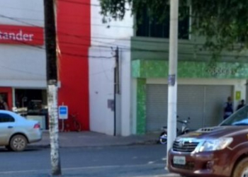 Barreiras: Polícia cerca área de agência em suspeita de assalto com refém