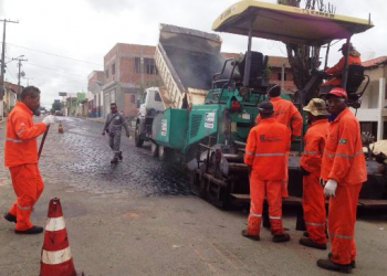 Monte Santo recebe Pavimentação Asfáltica do centro e começa reforma e ampliação do Hospital Municipal