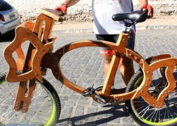 Valente: Boba da Bala apresenta sua 48ª e exótica bicicleta da coleção – Veja o vídeo