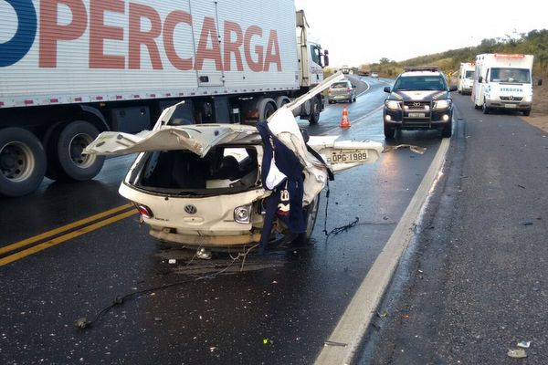 Três pessoas morrem em acidente na BR-116