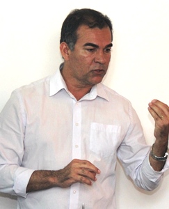 Assis disse que Val poderá representará muito a classe feminina | Foto: Raimundo Mascarenhas