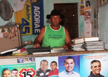 Valente: dono de bar coleciona mais de 2 mil fotos de políticos de cidades da região do sisal