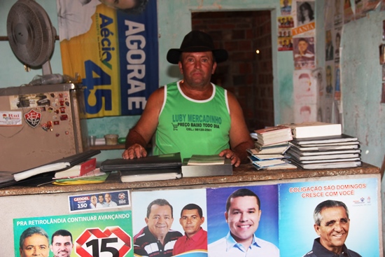 Valente: dono de bar coleciona mais de 2 mil fotos de políticos de cidades da região do sisal