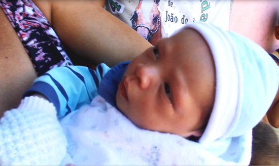 Coité – Jovem mãe dá à luz ao 13º filho do sexo masculino e a primeira letra do nome será “R”