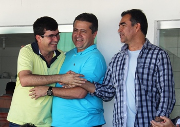 Fagner conta com o apoio de Assis e Alex