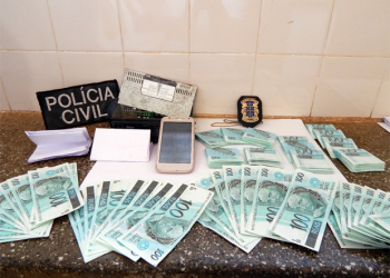 Mulher é presa com mais de R$ 15 mil em notas falsas