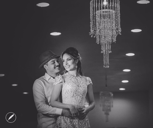 Convite do casamento de Wesley Safadão tem leitura digital para evitar penetras