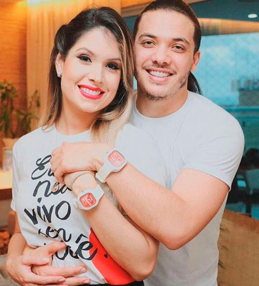 Fãs organizam protesto na porta do casamento de Wesley Safadão