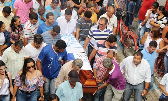 sepultamento de Ienata - 2 - foto- Raimundo Mascarenhas