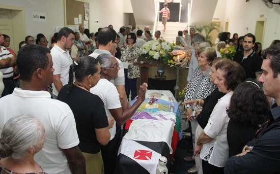 Valente – Grande multidão se despede de Reinaldo Ramos