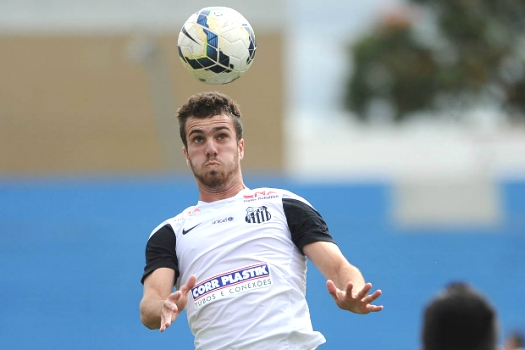 Vitória contrata Serginho ex-jogador do Santos