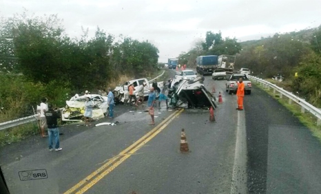Acidente aconteceu na BR 242 principal rodovia que liga a Bahia ao Centro Oeste do Brasil