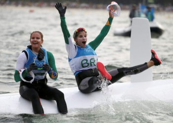Brasileiras Martine Grael e Kahena garantem ouro na vela