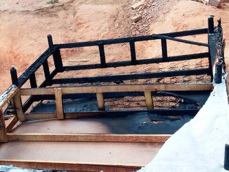 Adolescente de 14 anos é suspeita de matar mãe e atear fogo em pai e madrasta na Bahia