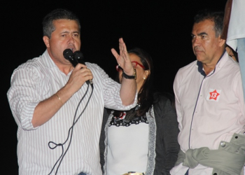 Coité – Assis disse durante passeata que será reeleito com uma quantidade de voto bem maior que em 2012