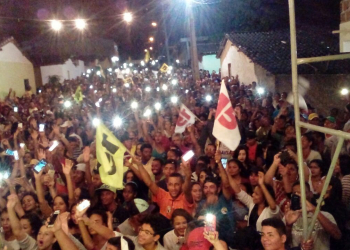 Santaluz: grande reunião no bairro JK e caminhada marcam a inauguração do comitê de Joelcio Martins e Marcelo de Dida