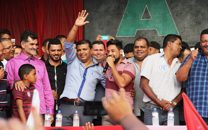 Cansanção II – Com Acácio “O Ferinha” na vice, Ari de Almerindo é homologado candidato a prefeito