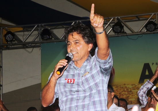 Coité – Durante convenção do PT/PSD Assis presta contas do mandato e rebate críticas dos adversários