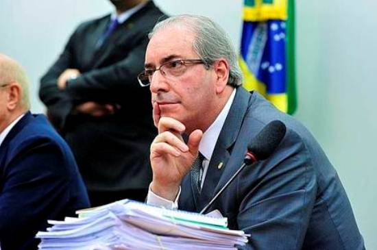 Cunha planeja mandar cartas a deputados em sua defesa; 273 textos já foram escritos