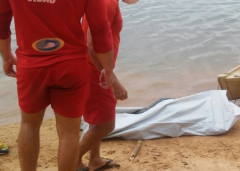 TO: jovem morre afogado após amigos pensarem que pedido de socorro era brincadeira