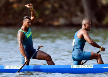 Isaquias Queiroz e Erlon de Souza conquistam a medalha de prata na canoagem