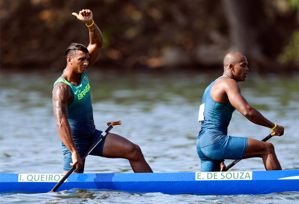 Isaquias Queiroz e Erlon de Souza conquistam a medalha de prata na canoagem