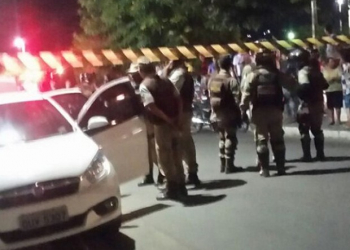 Pai e filha de 13 anos são baleados dentro de carro no sudoeste da Bahia