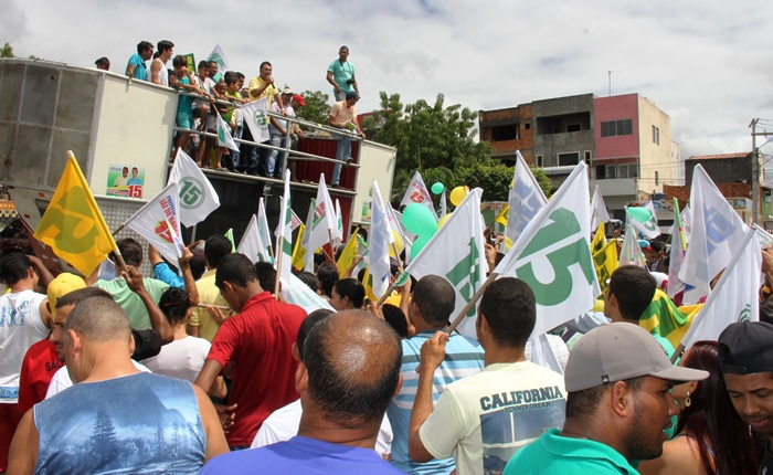 Barrocas II –  Jai inaugura comitê de campanha e critica presença de João Leão