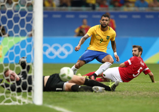 Rio 2016: Brasil desencanta, goleia Dinamarca e se classifica para as quartas de final