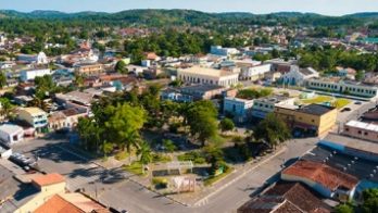 Mata do São João tem a parte do forte turismo, já que é banhado pelo mar e possui  a famosa Praia do Forte que preserva a vida, das tartarugas marinhas 