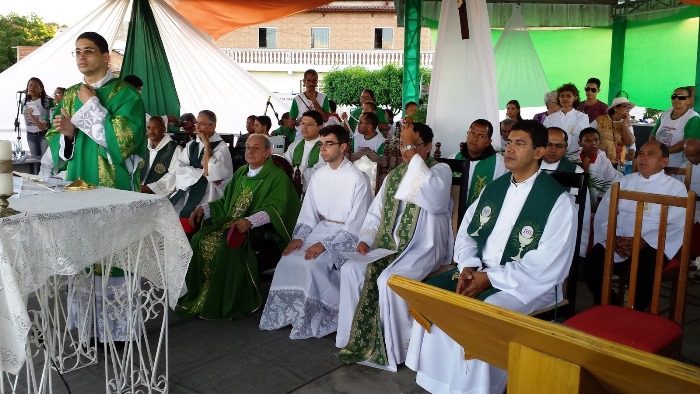 Padres das Paróquias da Diocese de Serrinha apoiam o movimento social