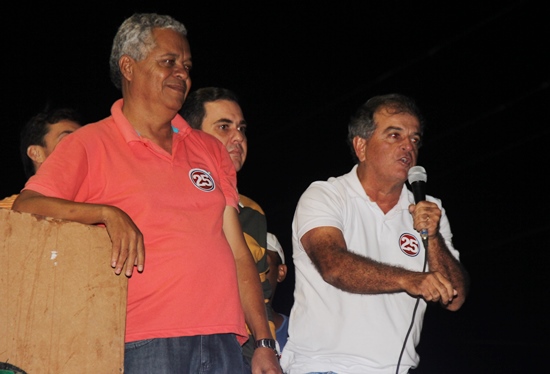 Coité – Coligação a Voz do Povo/Vertinho e Renato realiza grande manifestação no centro da cidade