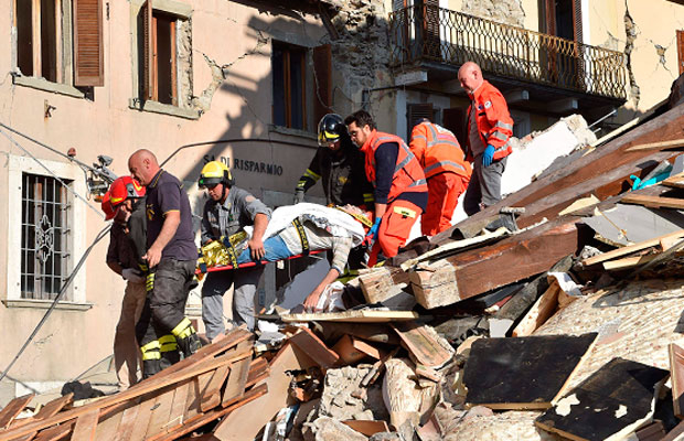 Sobe para 247 total de mortos por terremoto na Itália