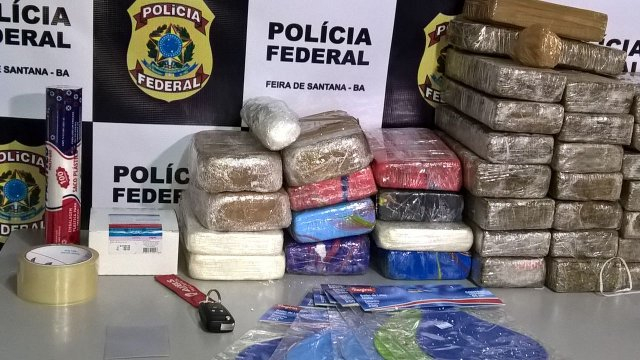 Dupla é presa com cerca de 50 kg de drogas na ponte do Rio Paraguaçu