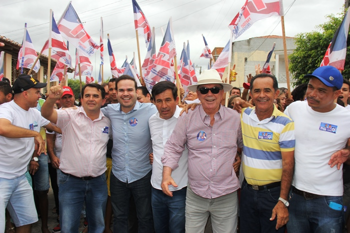 Barrocas II –  Jai inaugura comitê de campanha e critica presença de João Leão