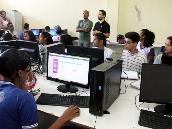 Cadastro de estudantes para projeto Primeiro Emprego vai até sexta-feira