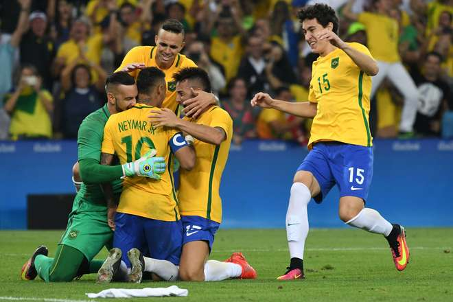 Neymar brilha, Brasil vence Alemanha nos pênaltis e conquista primeiro ouro olímpico no futebol