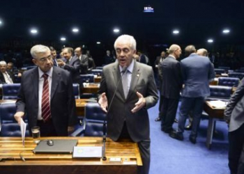Otto suspende perfis em redes sociais após ameaças por ser contra impeachment
