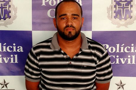 Jovem é preso por agredir PM em carreata política em Filadélfia