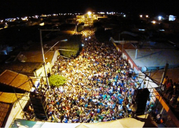 Santaluz – Comício de Joélcio Martins leva grande multidão para Rua de Cima